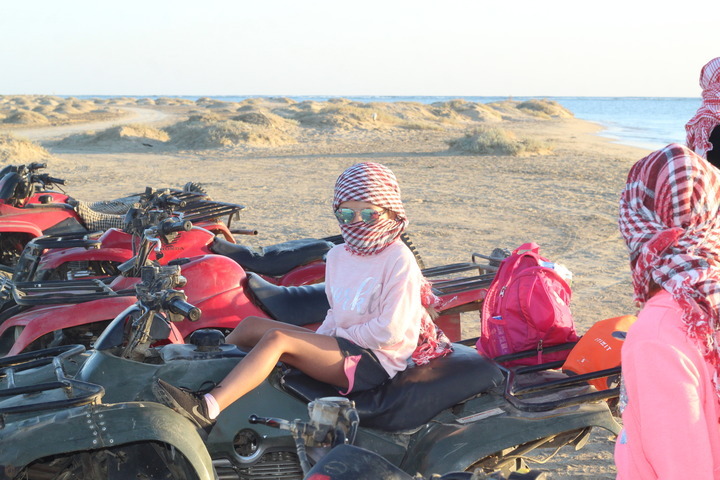 sunset-desert-safari-trip-quad-biking-camel-riding-marsa-alam-sunshine-tours